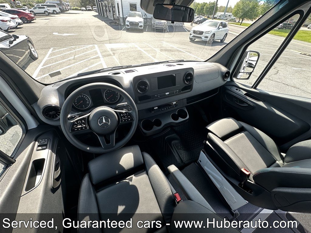 Used 2024 Mercedes-Benz Sprinter 2500 image 25