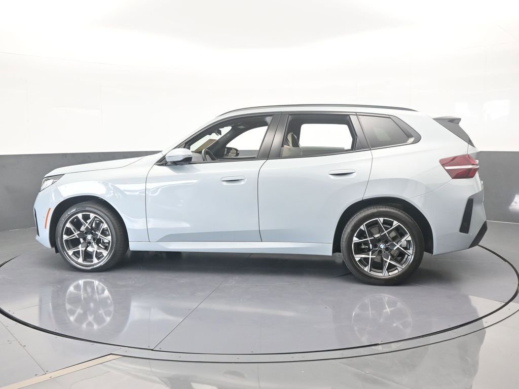 Used 2025 BMW X3 xDrive30i image 3