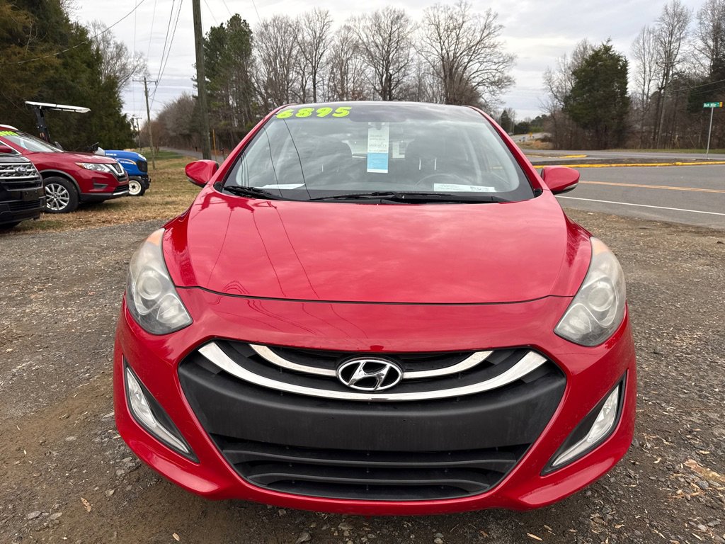 Used 2013 Hyundai Elantra GT w/ Tech Pkg image 3