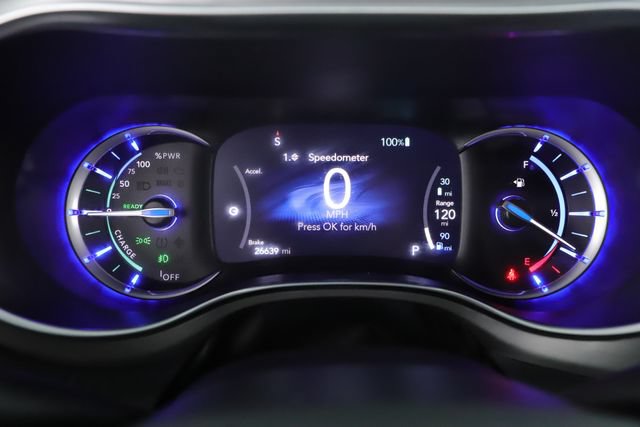 Used 2024 Chrysler Pacifica Premium FWD image 22