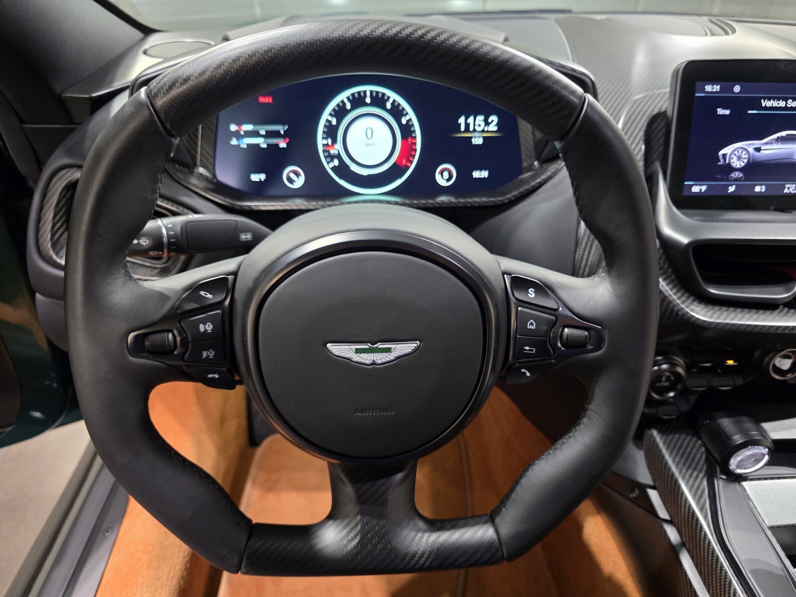 Used 2024 Aston Martin Valour RWD image 11