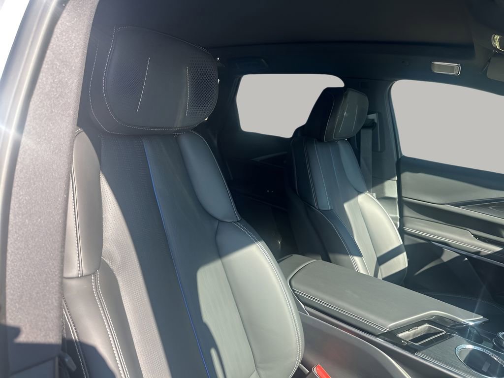 New 2026 Cadillac Lyriq V image 16