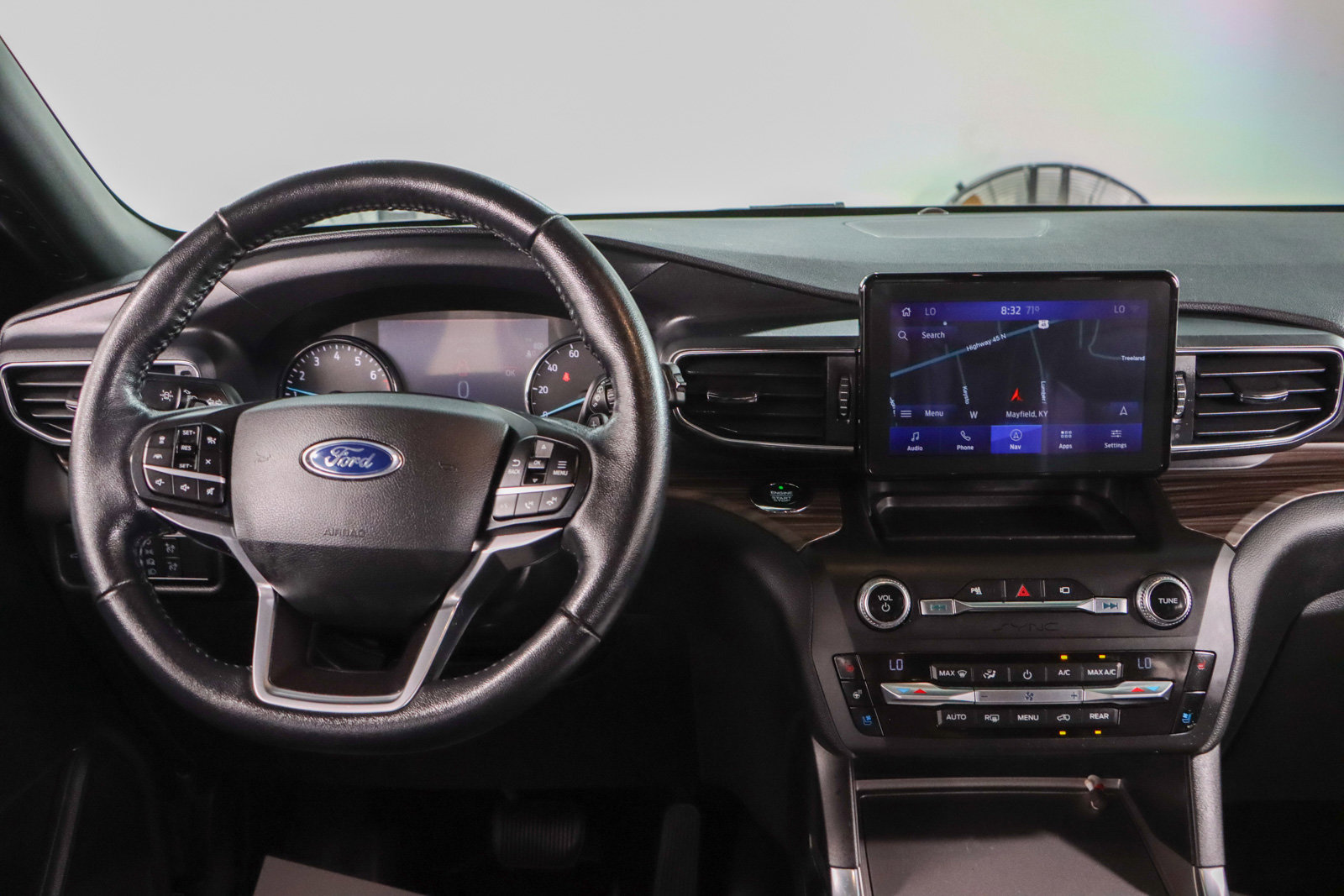 Used 2020 Ford Explorer Limited w/ Class III Trailer Tow Package image 17