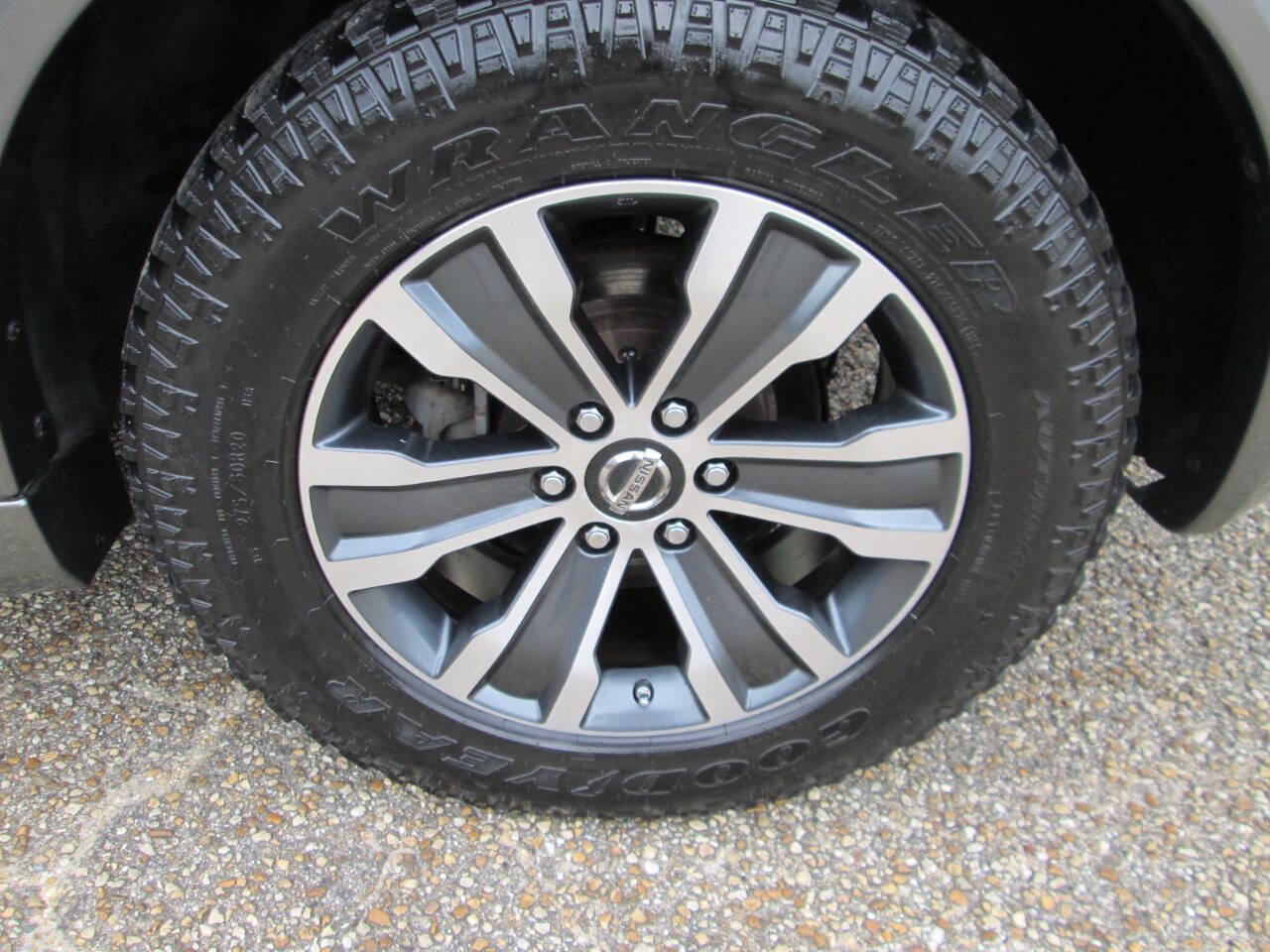 Used 2018 Nissan Armada SL w/ Moonroof Package AWD/4WD image 13