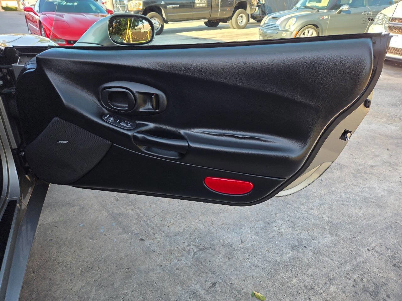 Used 2001 Chevrolet Corvette Convertible w/ Preferred Equipment Group2 image 15