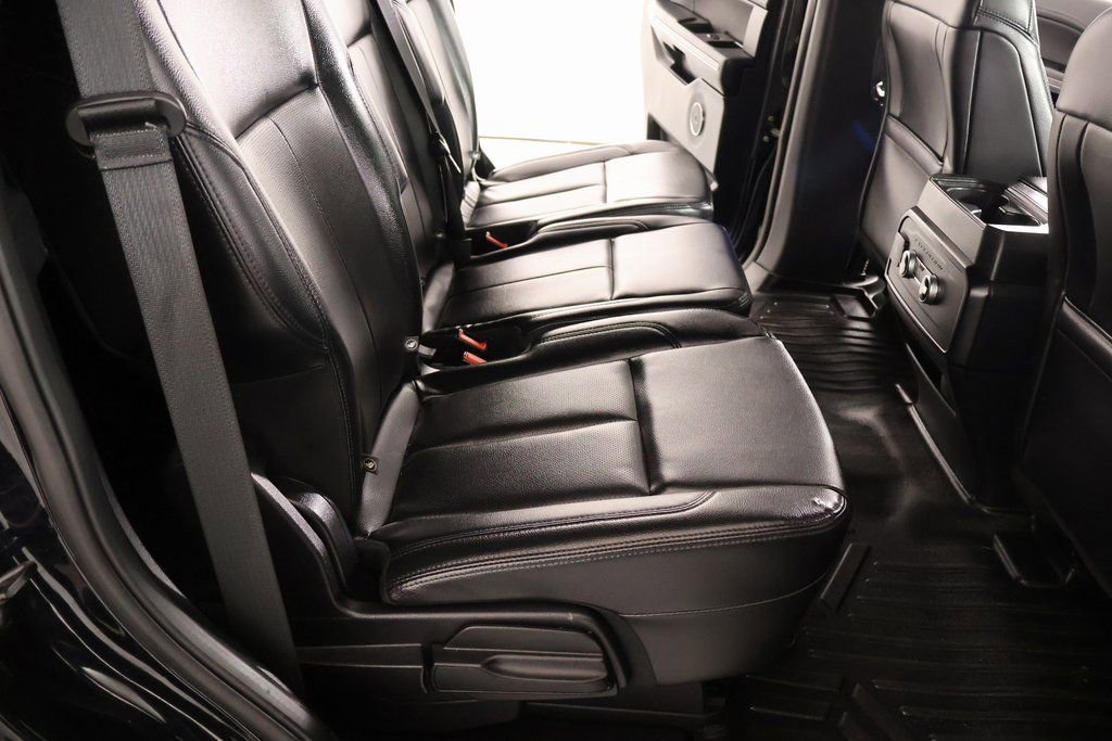 Used 2021 Ford Expedition XLT image 14