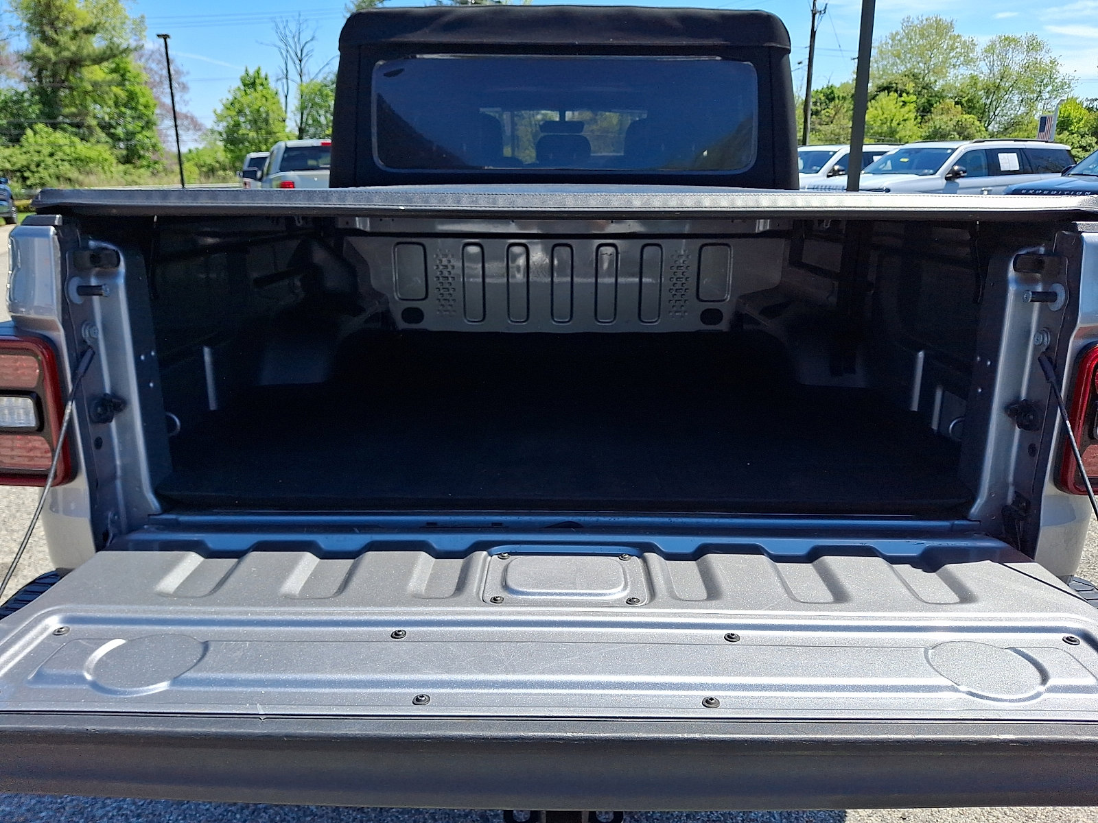 Used 2020 Jeep Gladiator Rubicon AWD/4WD image 32