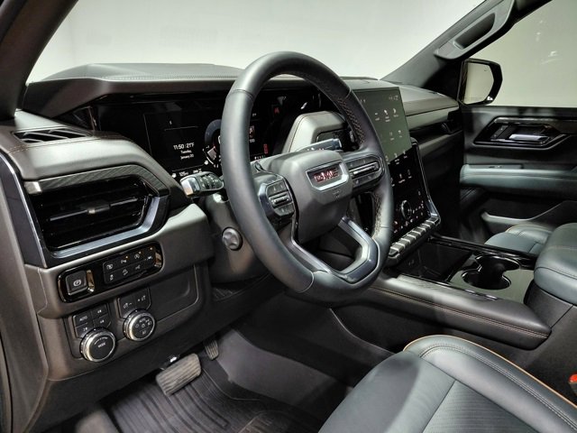 Used 2025 GMC Yukon AT4 w/ LPO, Floor Liner Package image 29