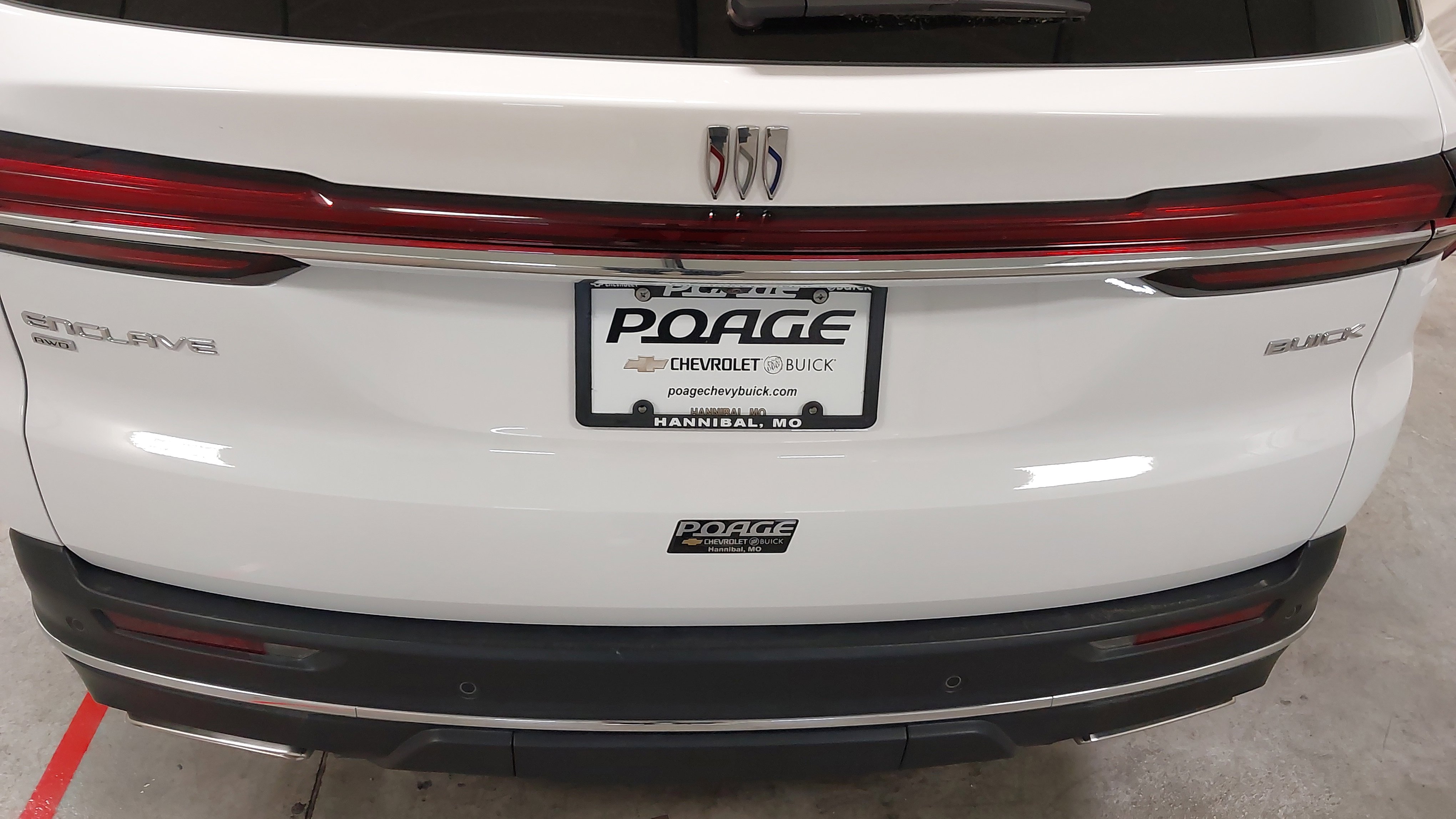 Used 2025 Buick Enclave Preferred AWD/4WD image 33