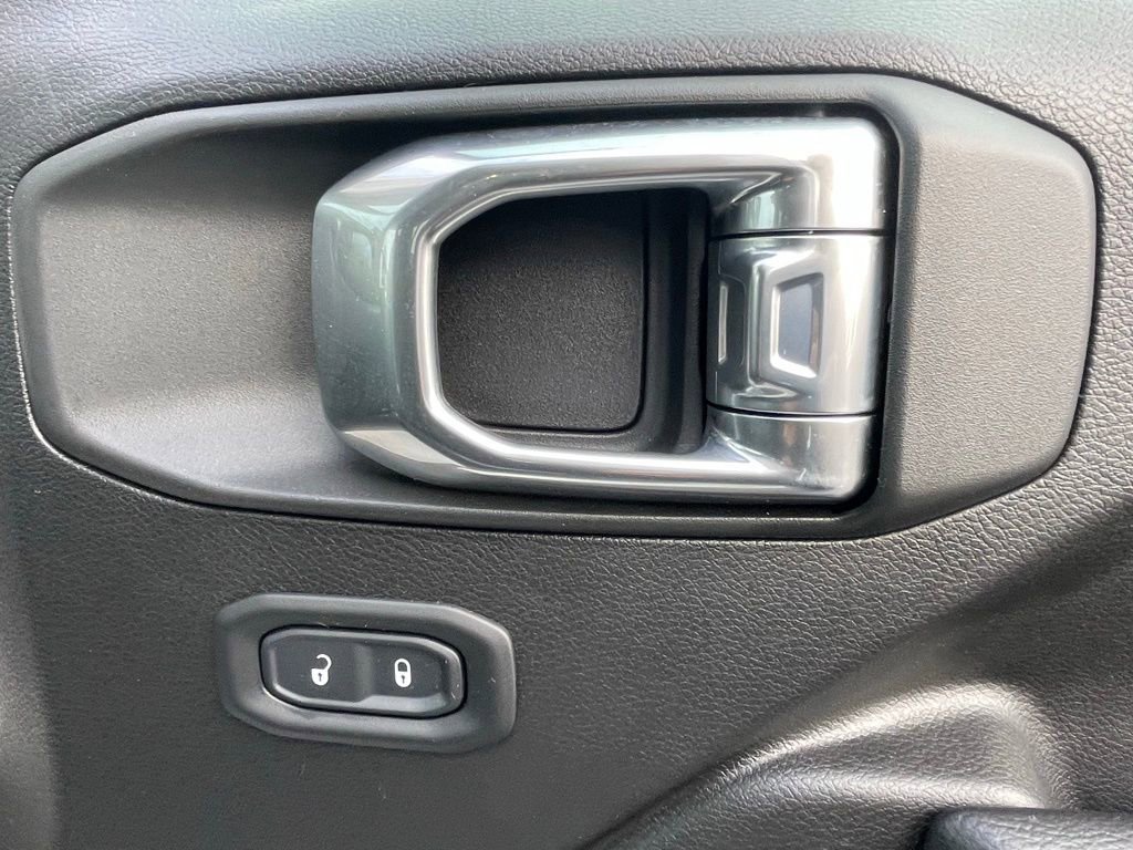 Used 2022 Jeep Gladiator Willys image 16