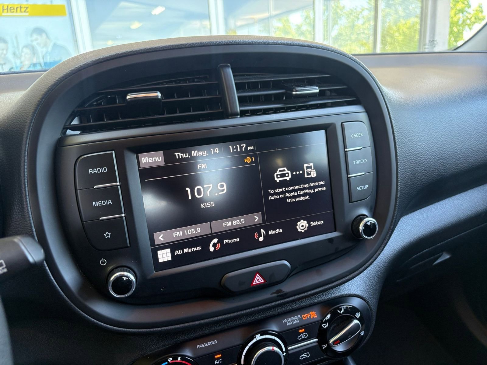 Used 2025 Kia Soul LX w/ LX Technology Package FWD image 20
