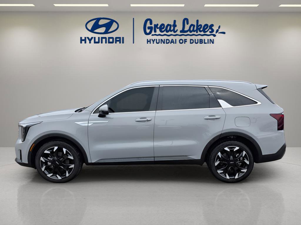 Used 2025 Kia Sorento EX w/ Panoramic Sunroof Package FWD image 2
