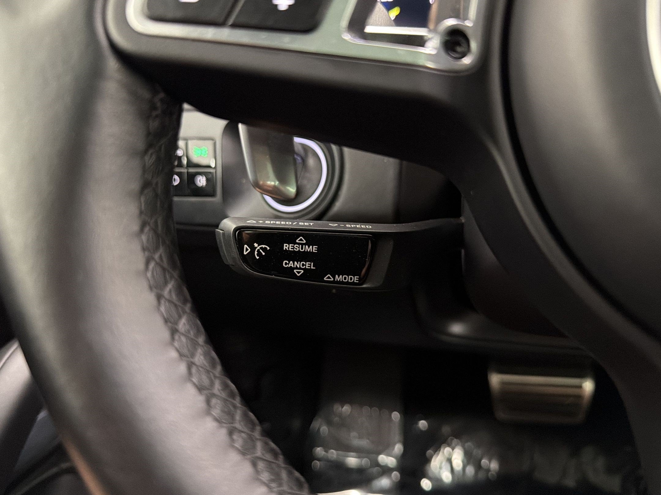 Used 2020 Porsche Cayenne Turbo S AWD/4WD image 40