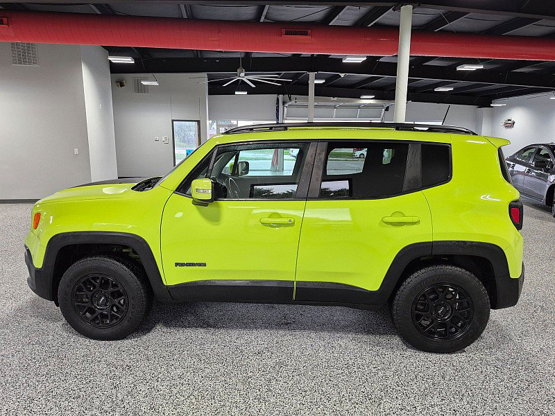 Used 2018 Jeep Renegade Altitude AWD/4WD image 2