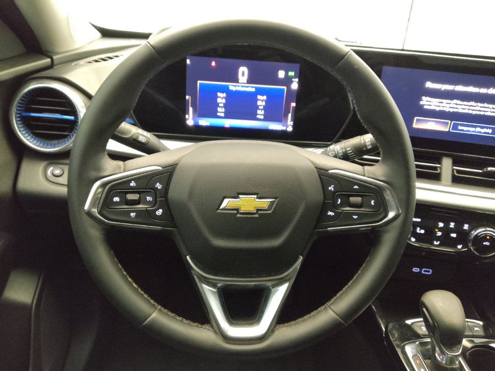 Used 2025 Chevrolet Trax LT w/ Driver Confidence Package FWD image 22