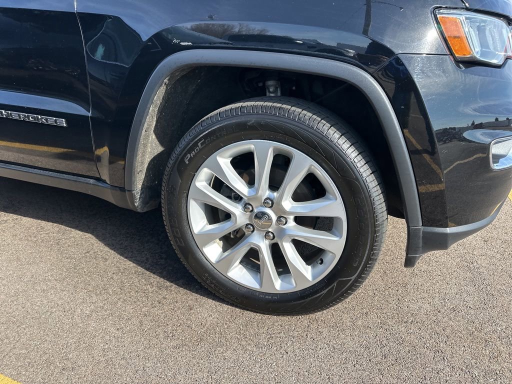 Used 2017 Jeep Grand Cherokee Limited image 4
