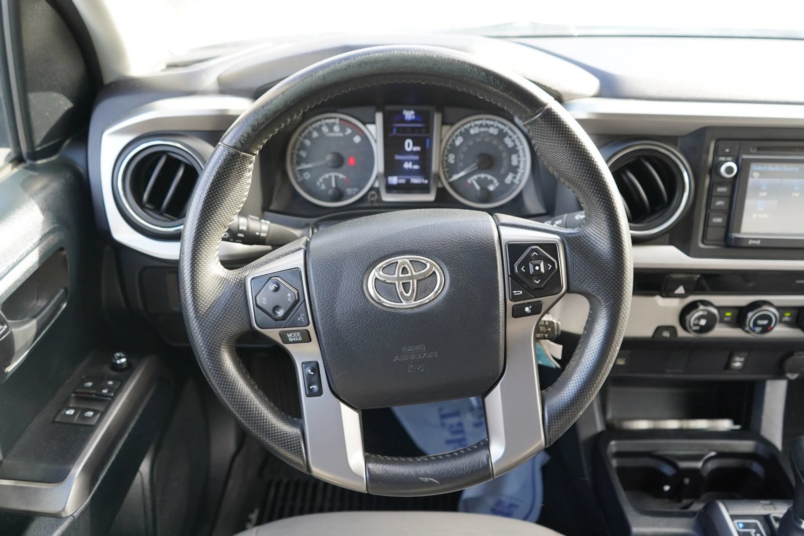 Used 2016 Toyota Tacoma SR5 RWD image 15