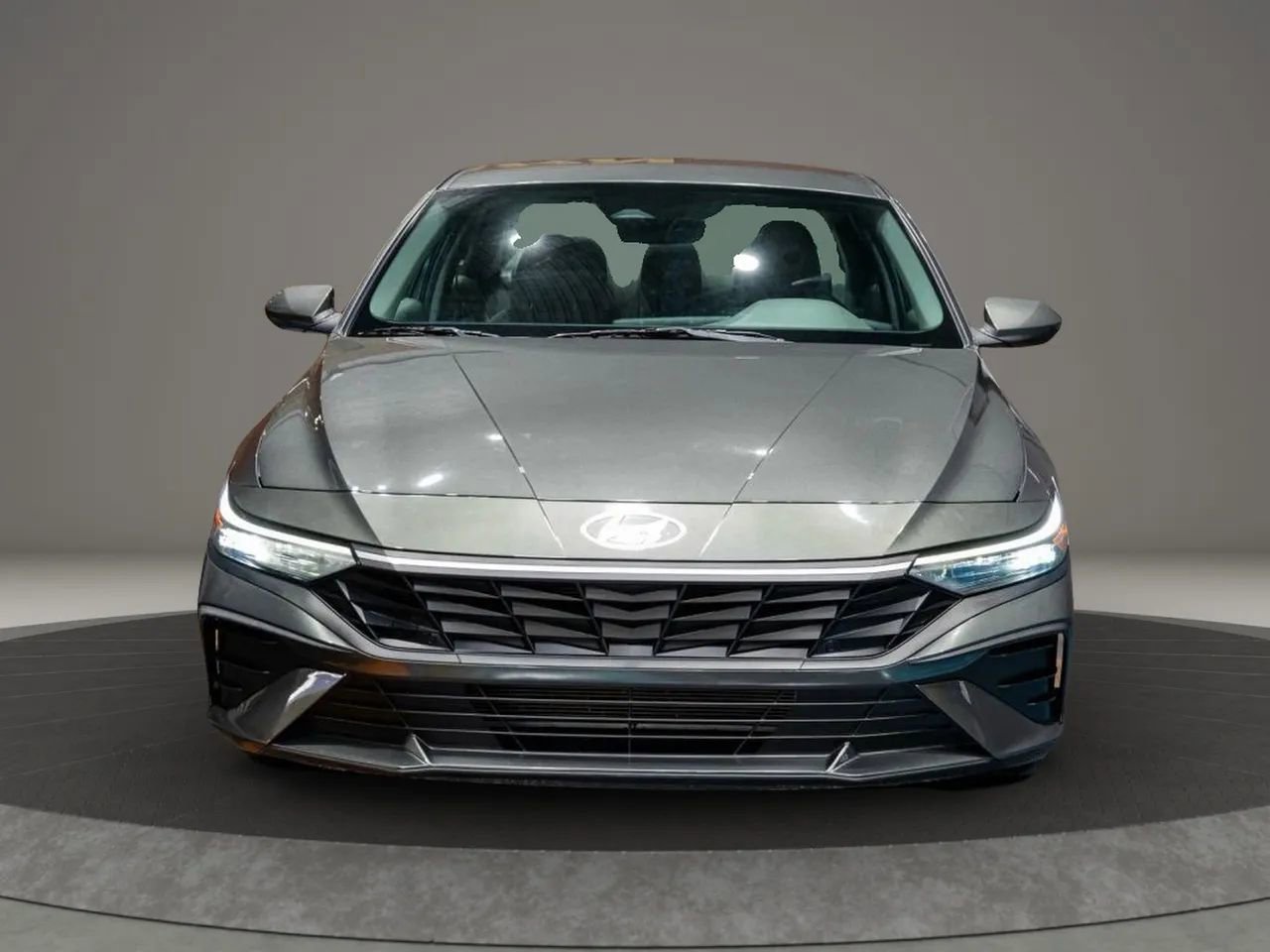 Used 2024 Hyundai Elantra SEL FWD image 2