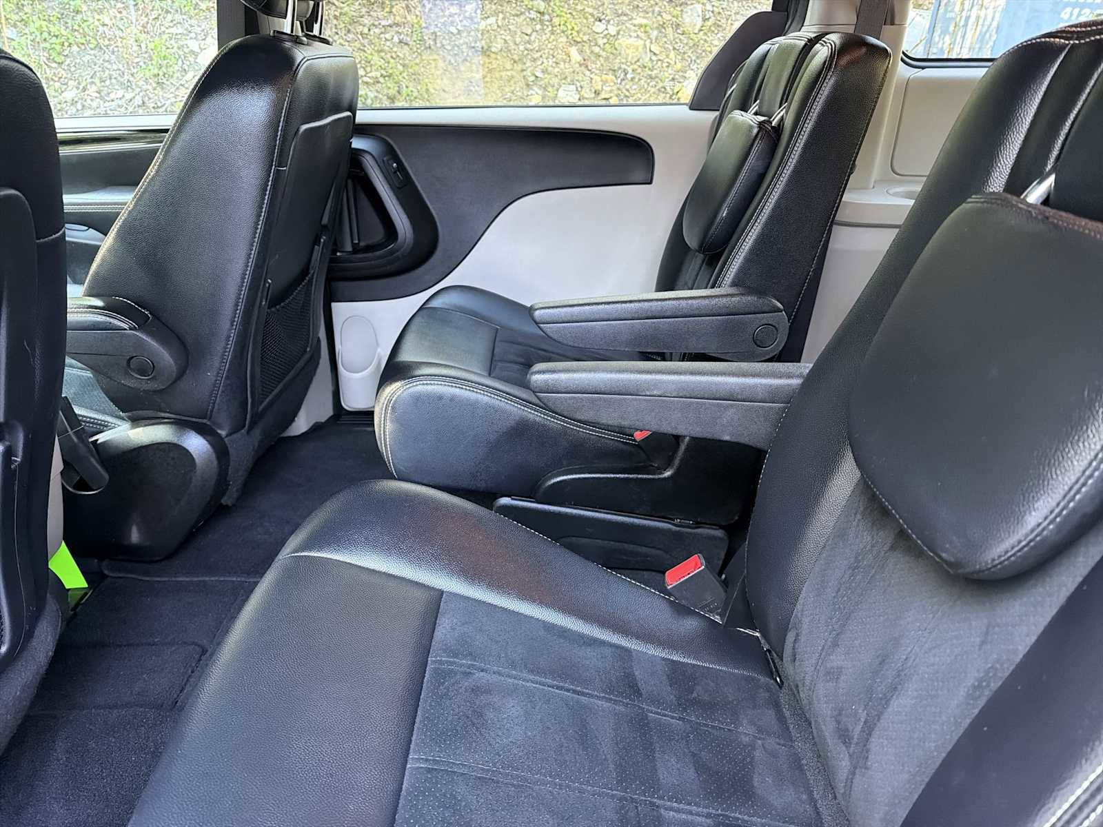 Used 2018 Dodge Grand Caravan SXT FWD image 21