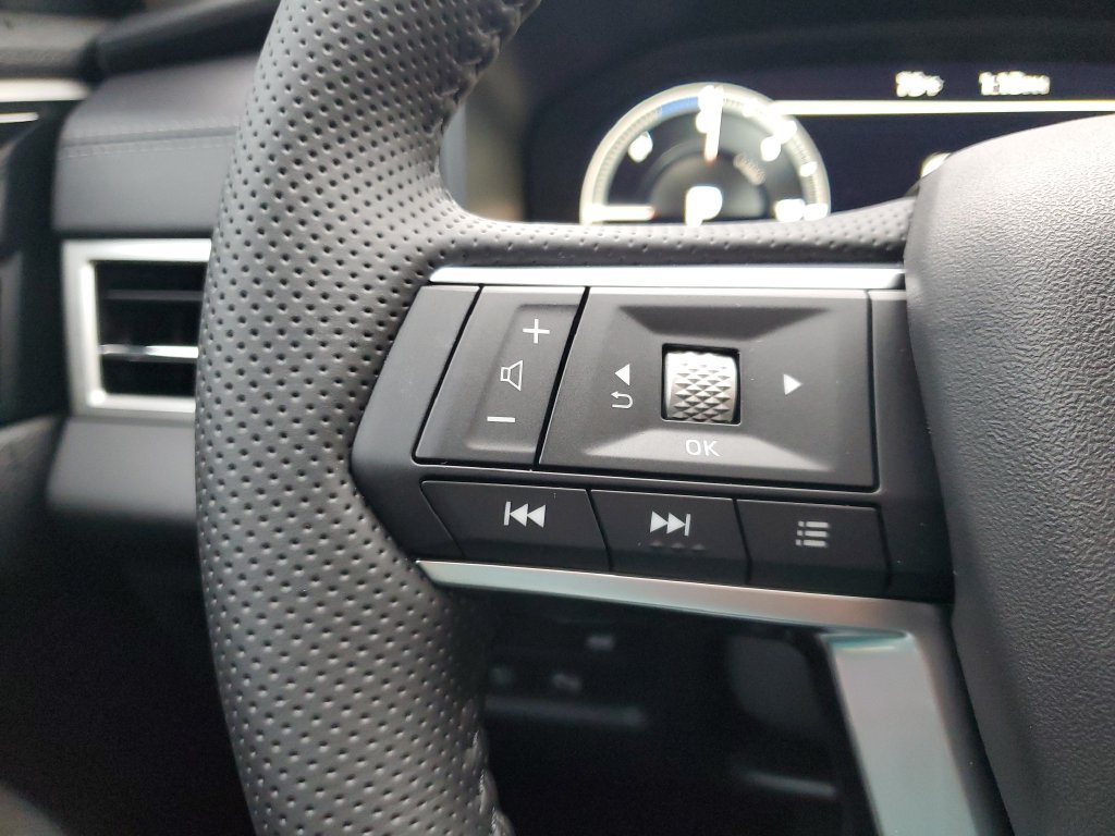 Used 2025 Mitsubishi Outlander SE AWD/4WD image 21