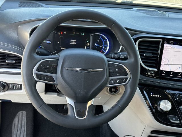 Used 2024 Chrysler Pacifica Limited FWD image 21