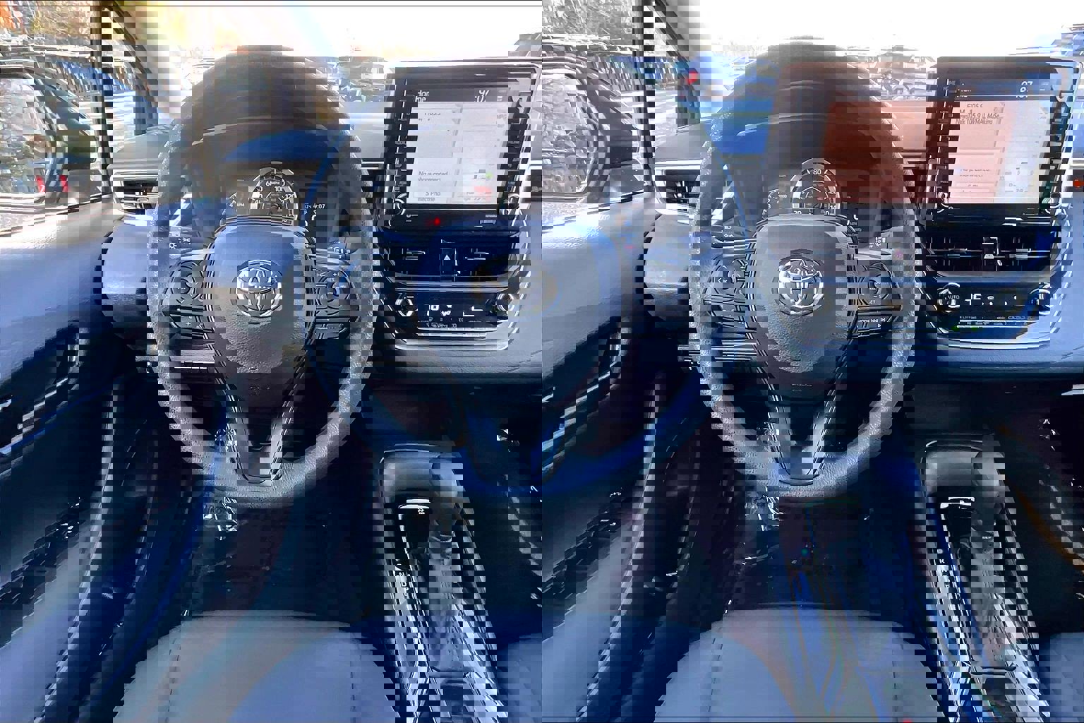 Used 2022 Toyota Corolla LE w/ LE Convenience Package image 5