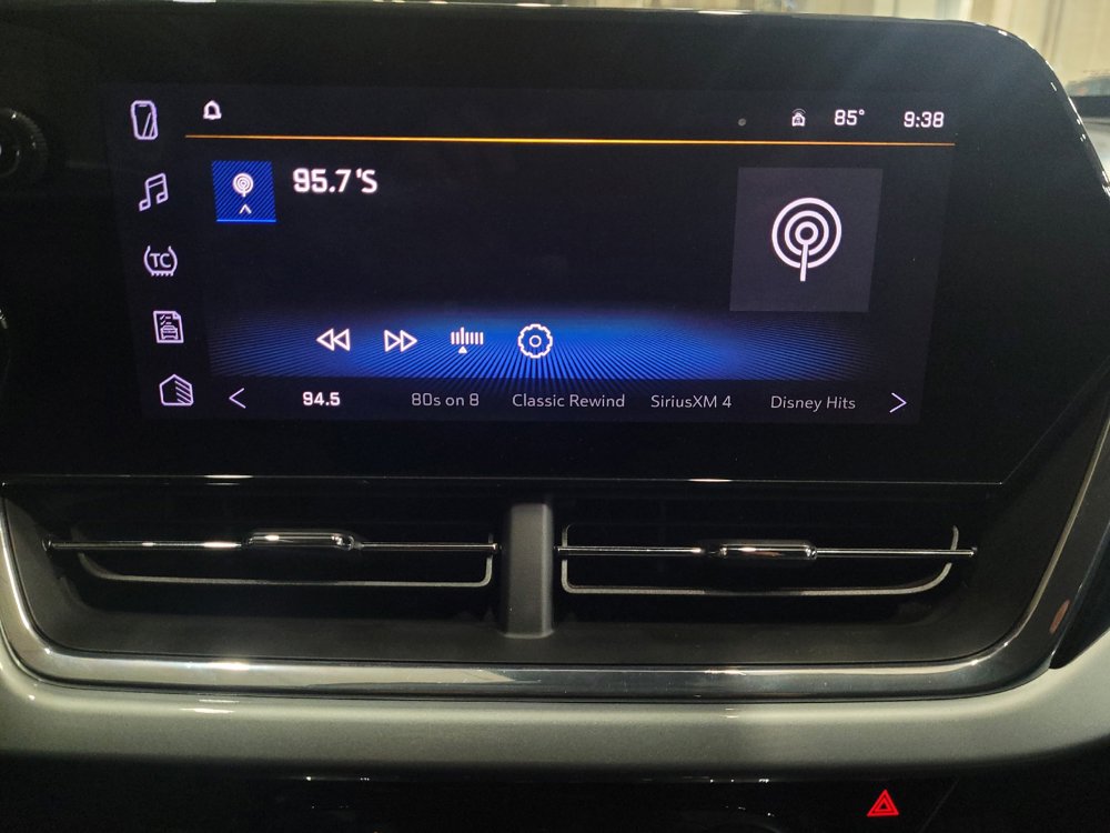 Used 2025 Chevrolet Trax LT FWD image 25