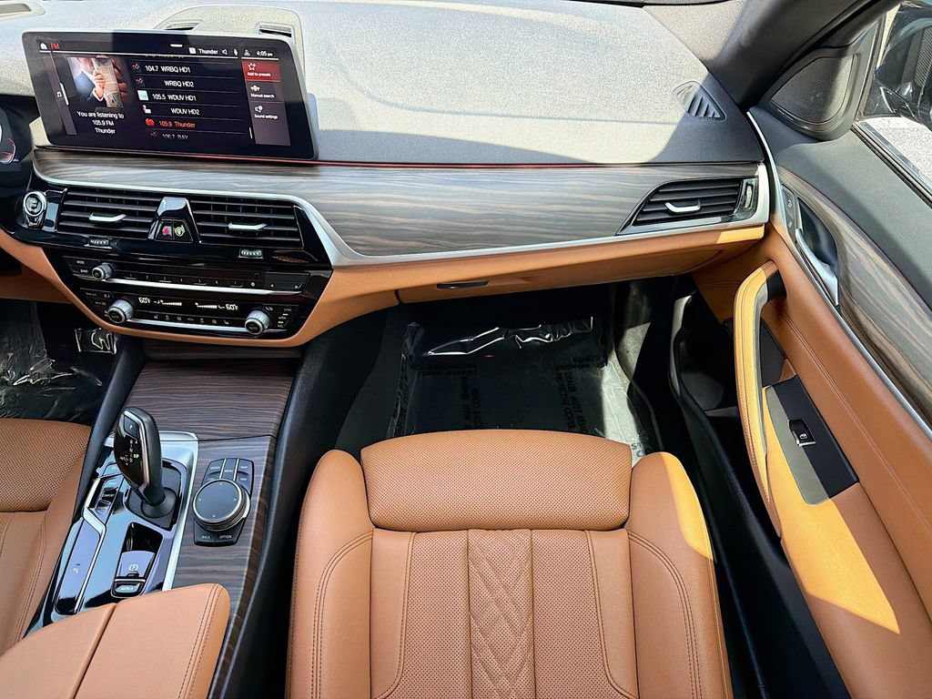 Used 2023 BMW 530i w/ Premium Package RWD image 18