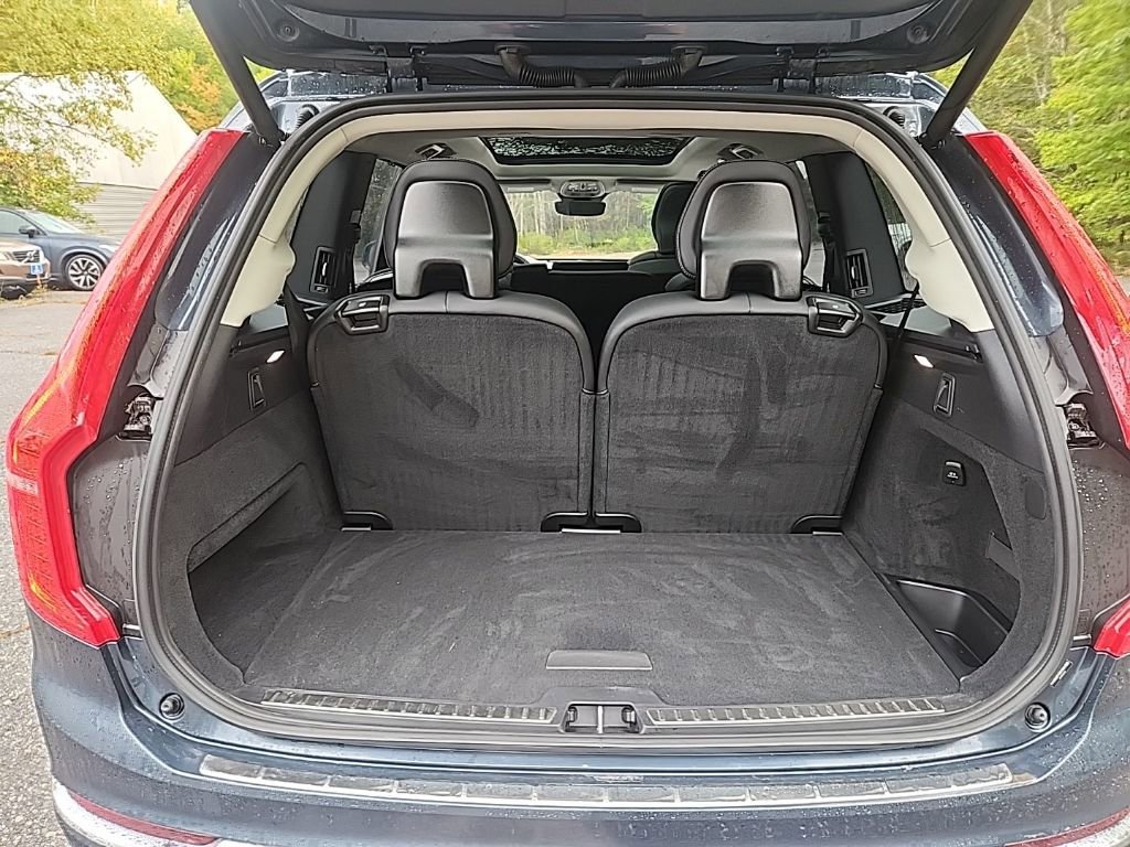 Certified 2025 Volvo XC90 B6 Ultra w/ Protection Package AWD/4WD image 42