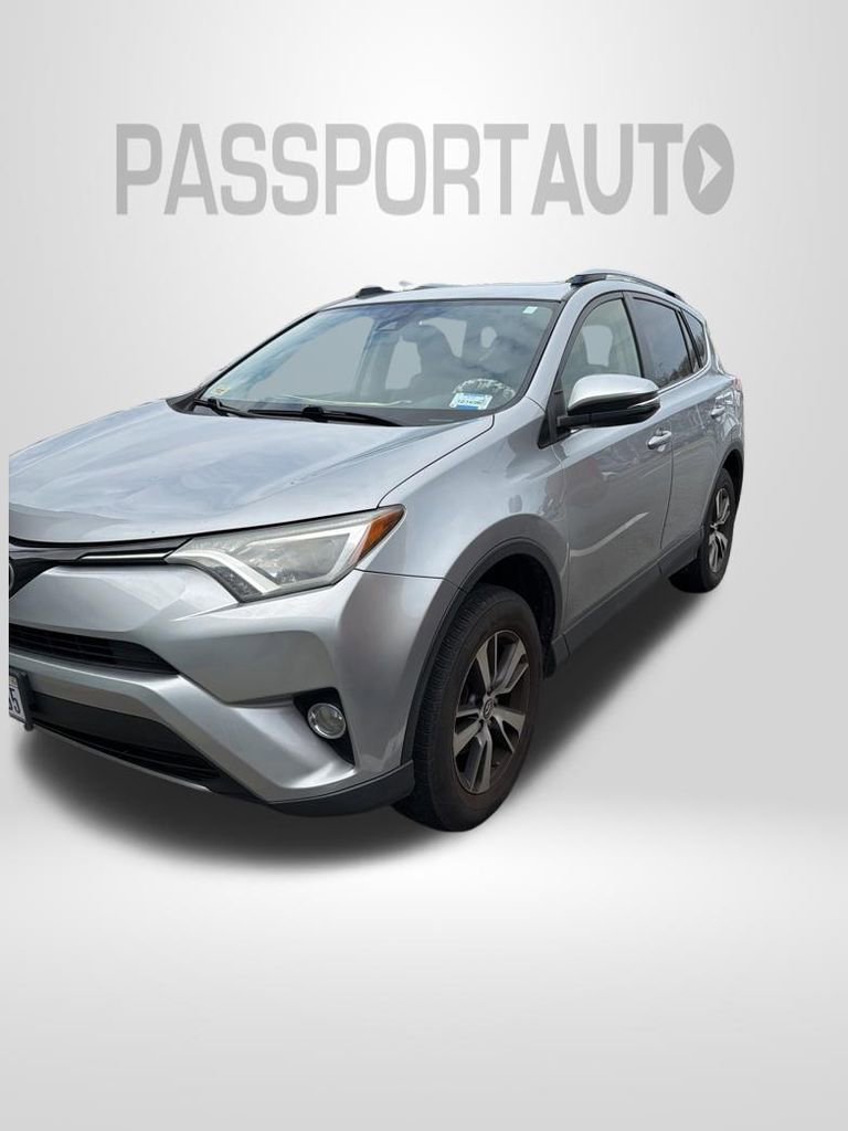 Used 2018 Toyota RAV4 XLE image 2