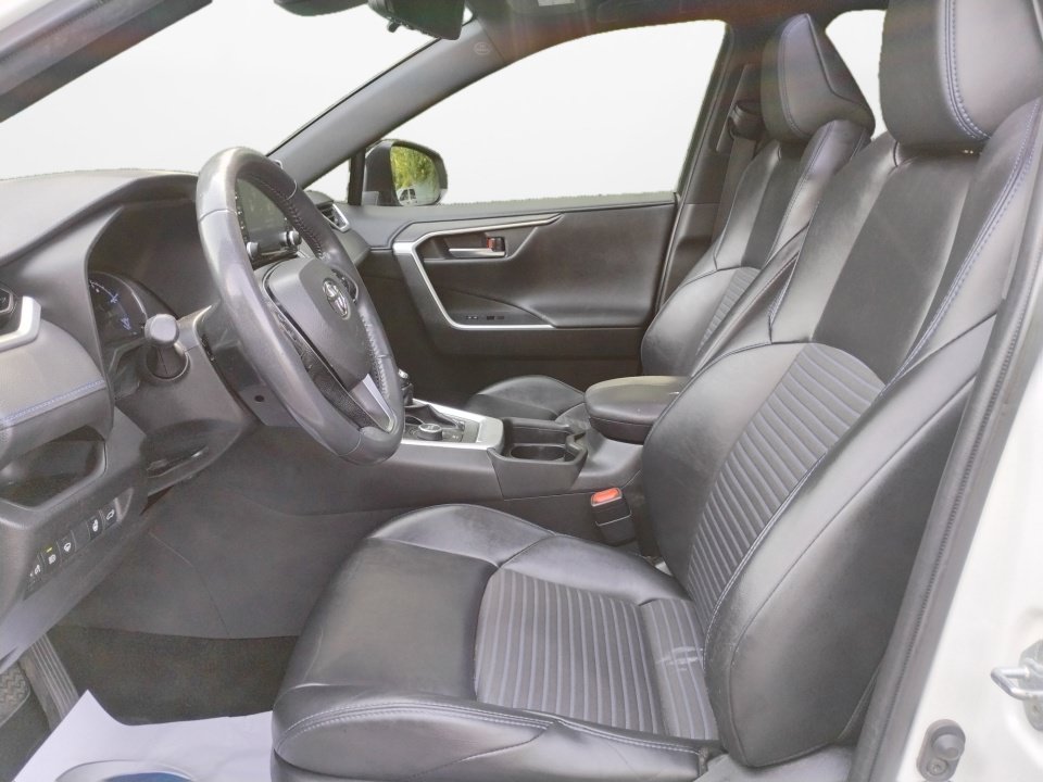Used 2020 Toyota RAV4 XSE w/ XSE Grade Weather Package AWD/4WD image 11