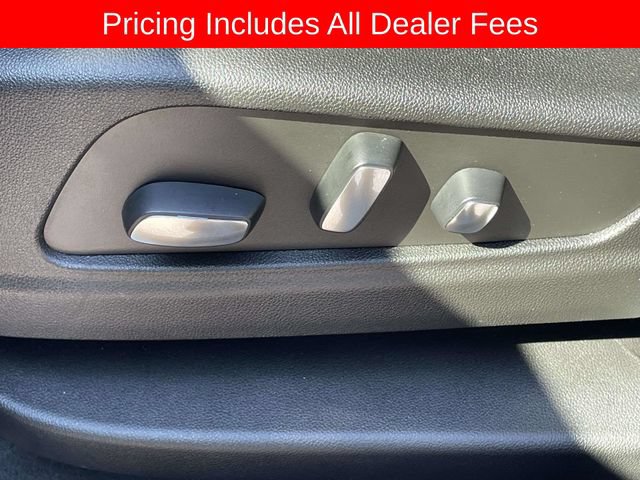 Used 2025 Cadillac XT5 Sportv w/ Technology Package AWD/4WD image 17