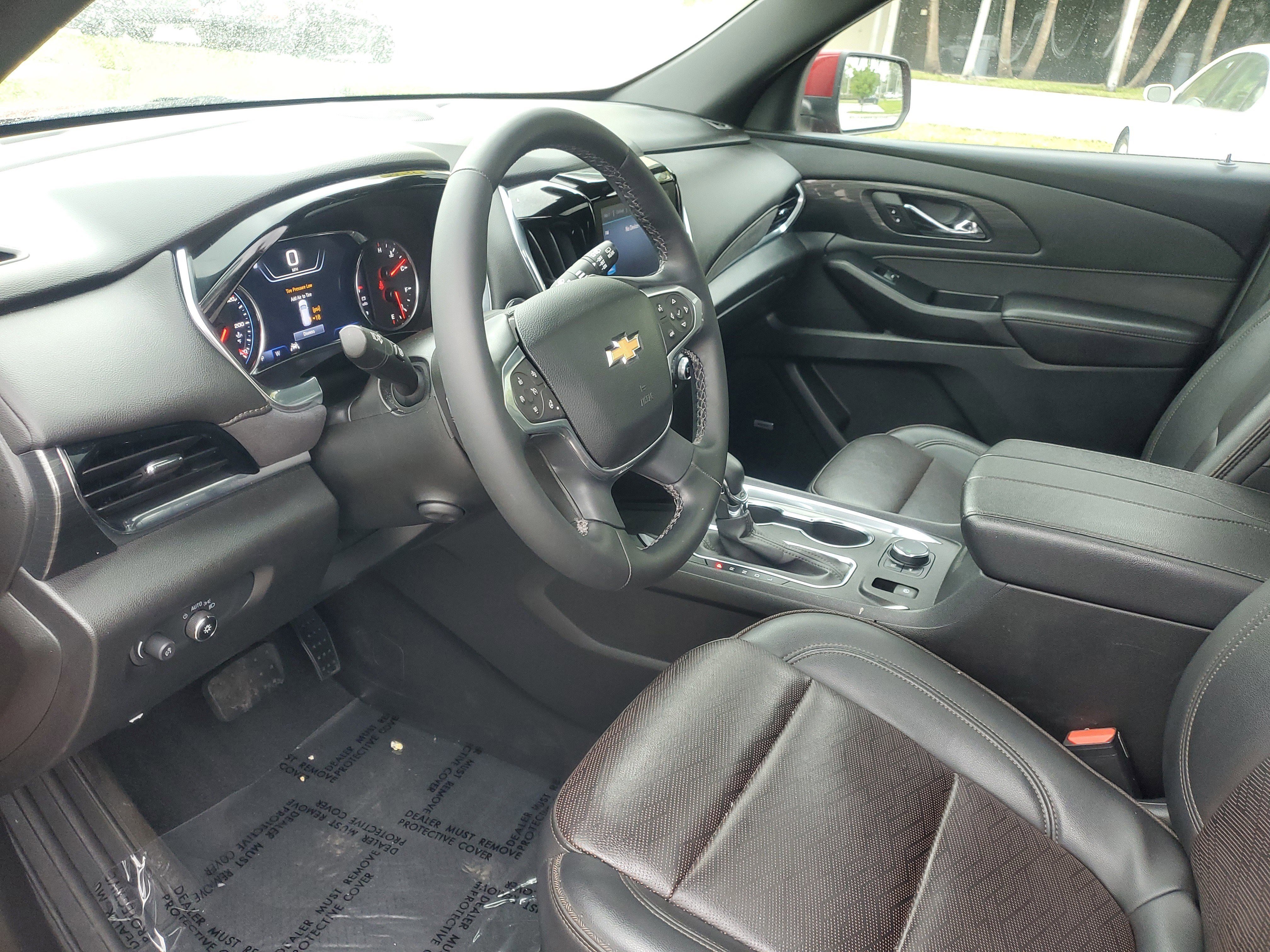 Used 2023 Chevrolet Traverse High Country image 17