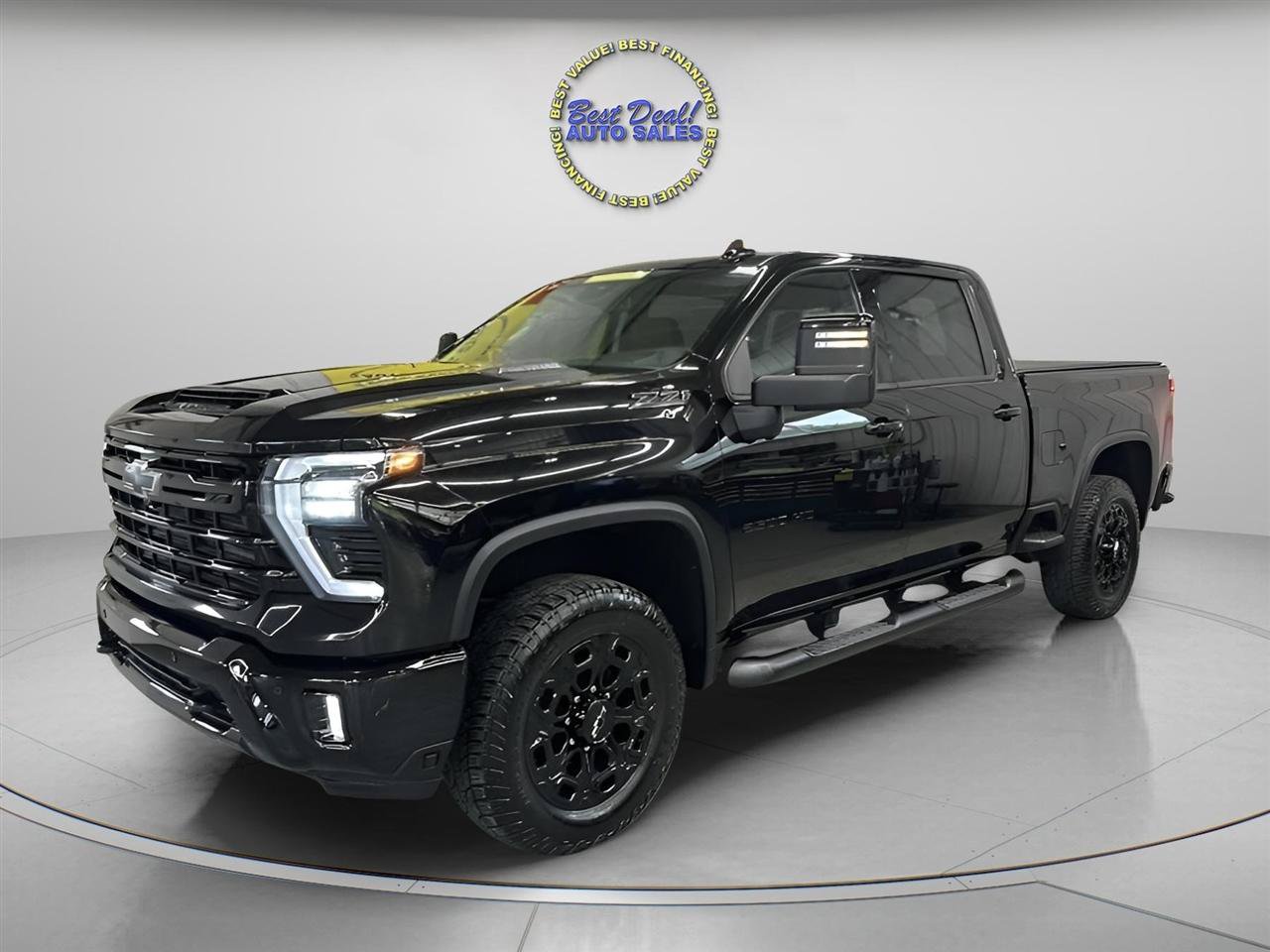 Used 2024 Chevrolet Silverado 2500 LTZ w/ LTZ Plus Package AWD/4WD image 2