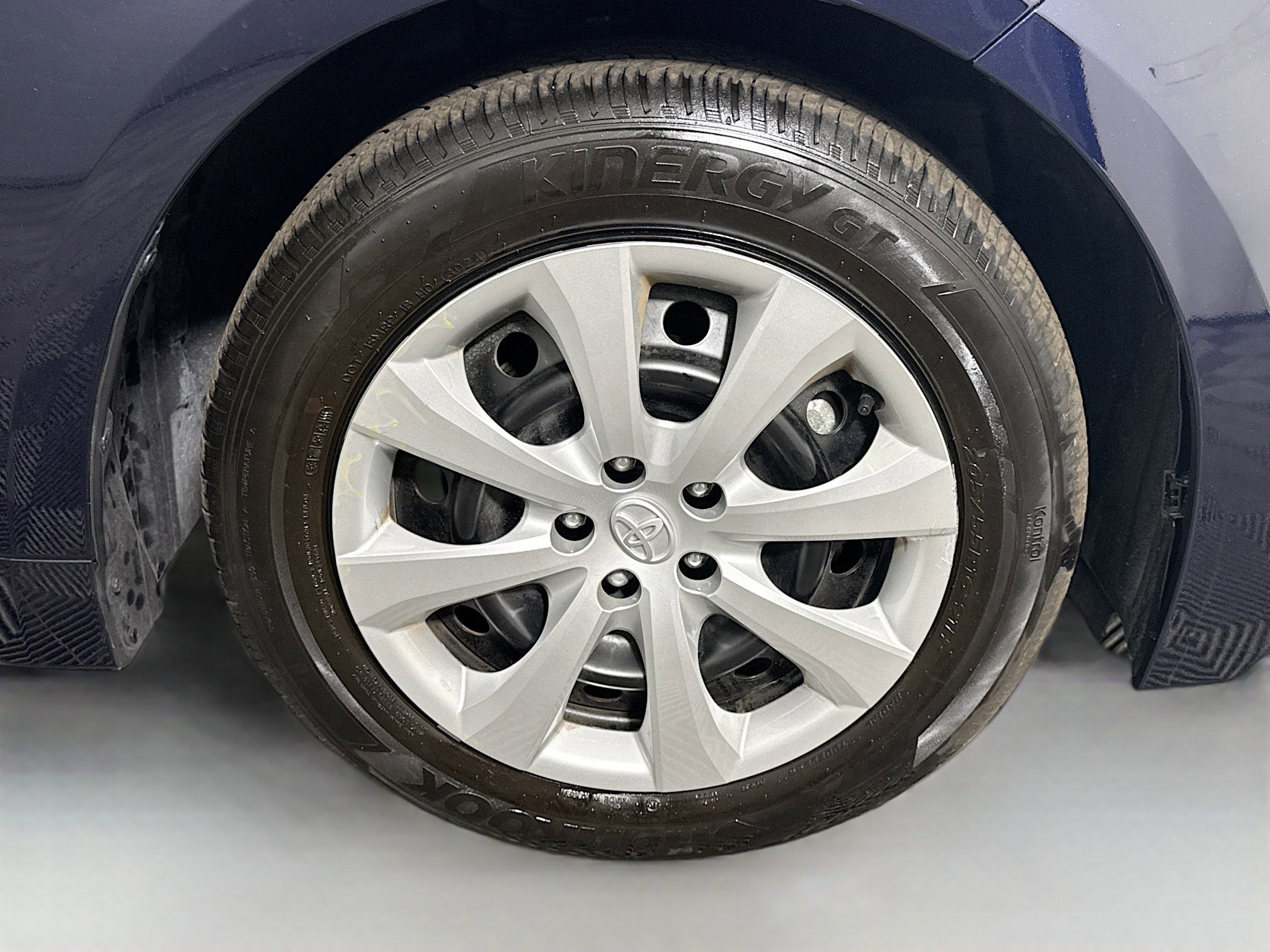 Used 2025 Toyota Corolla LE image 31