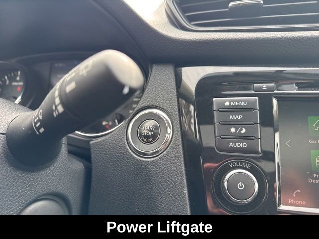 Used 2018 Nissan Rogue SV image 16