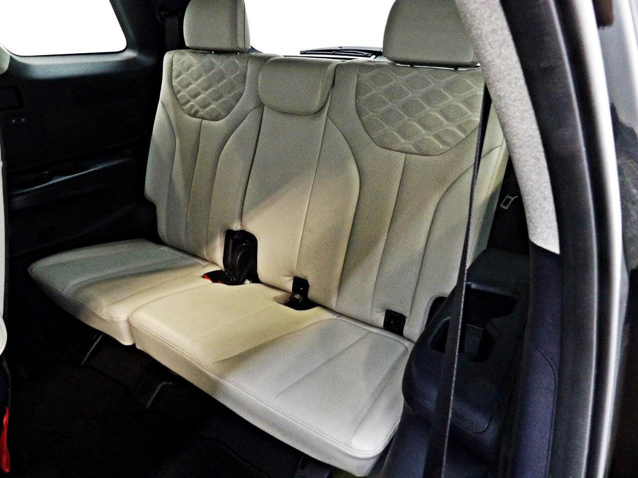 Used 2022 Hyundai Palisade Limited w/ Cargo Package image 11