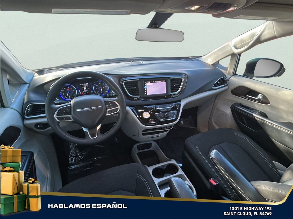 Used 2022 Chrysler Voyager LX image 24