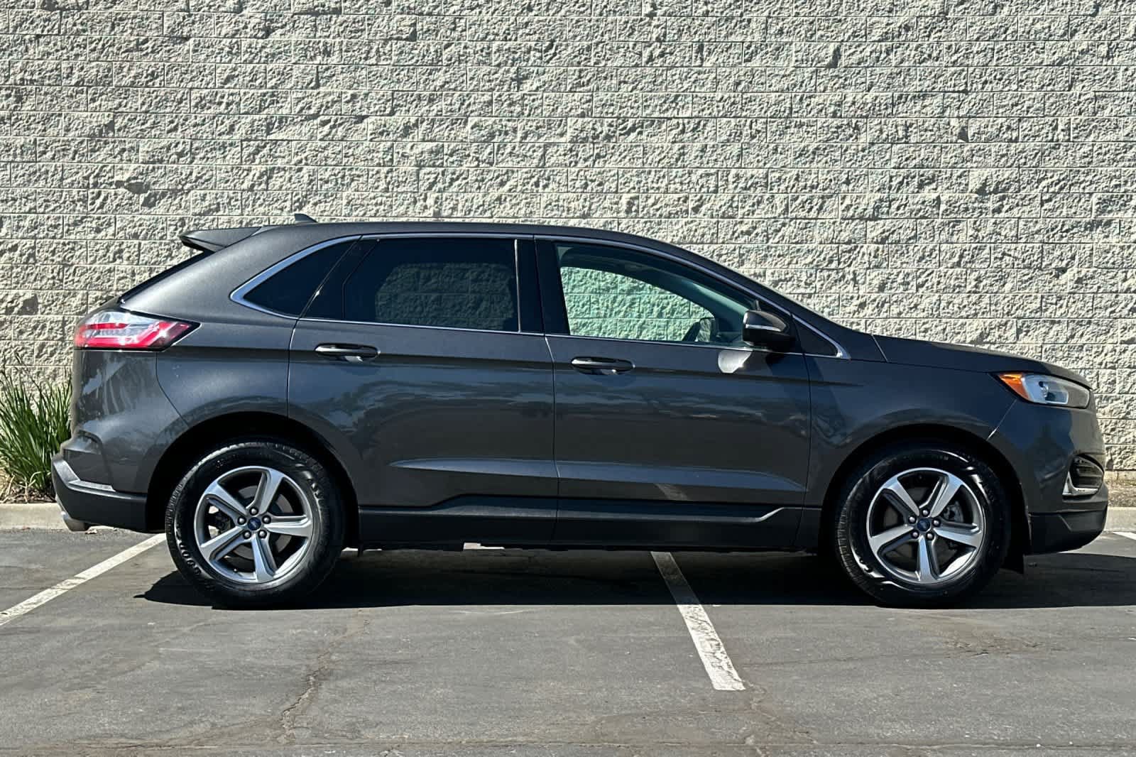 Certified 2019 Ford Edge SEL w/ Equipment Group 201A FWD image 8