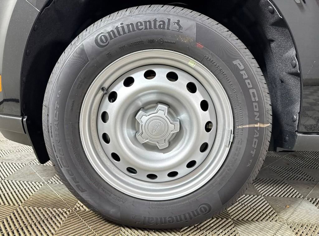 New 2025 Ford Maverick XLT image 13