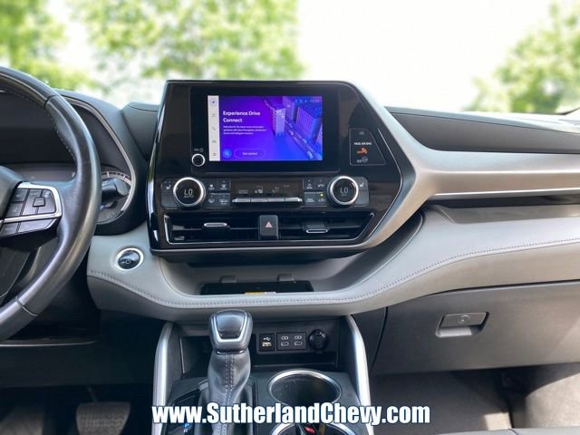 Used 2024 Toyota Highlander XLE AWD/4WD image 26