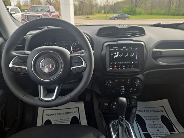 Used 2023 Jeep Renegade Altitude image 12