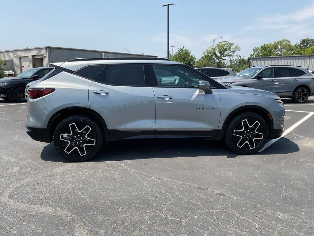 Used 2023 Chevrolet Blazer RS w/ Driver Confidence II Package AWD/4WD image 7