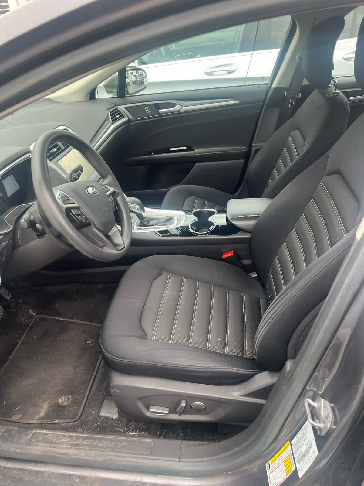 Used 2014 Ford Fusion SE FWD image 8