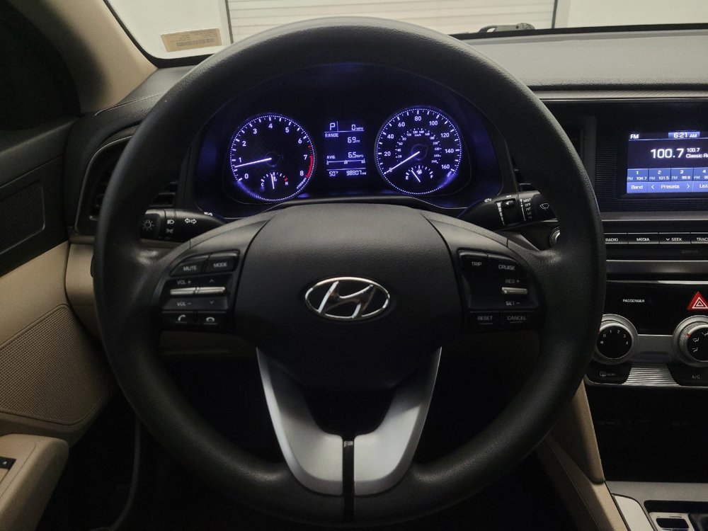 Used 2019 Hyundai Elantra SE image 22