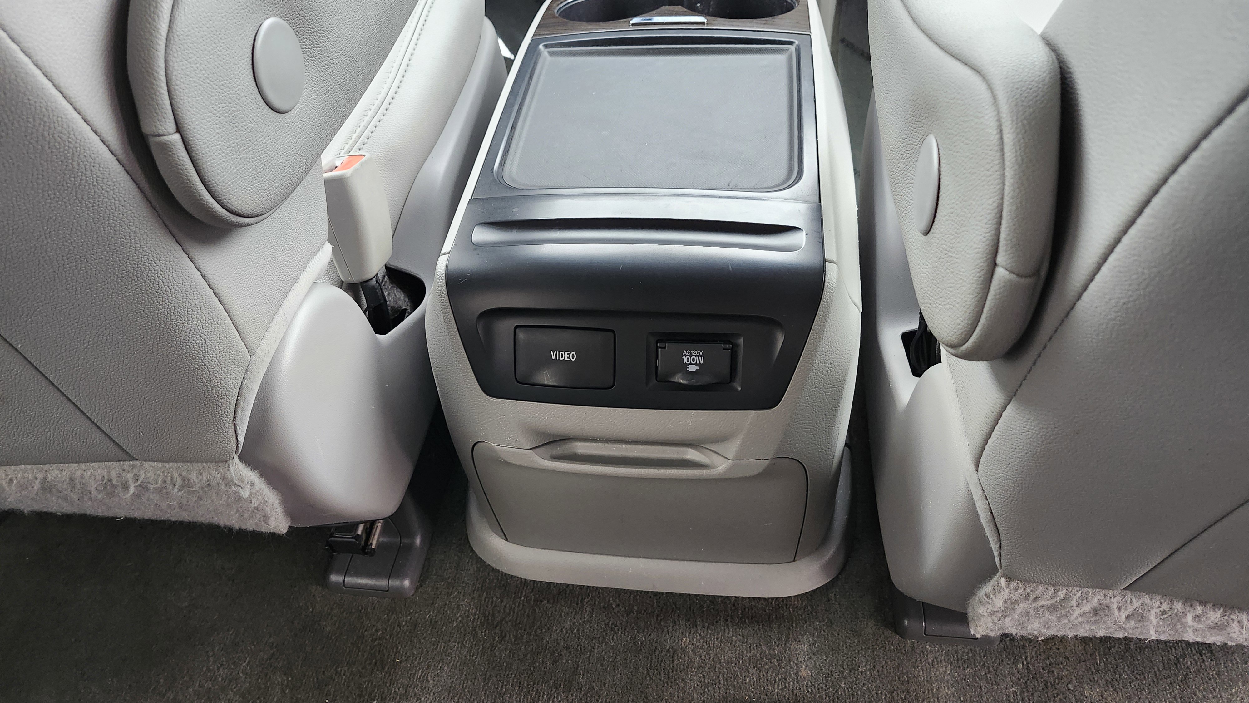 Used 2017 Toyota Sienna XLE Premium image 20