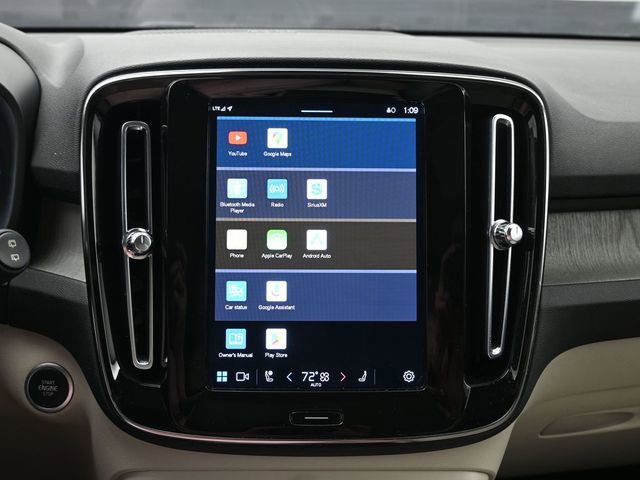 Used 2023 Volvo XC40 B5 Plus w/ Driver Assist Package image 19