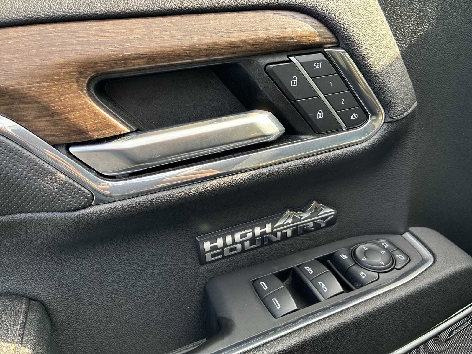 Certified 2023 Chevrolet Silverado 1500 High Country w/ Technology Package image 23