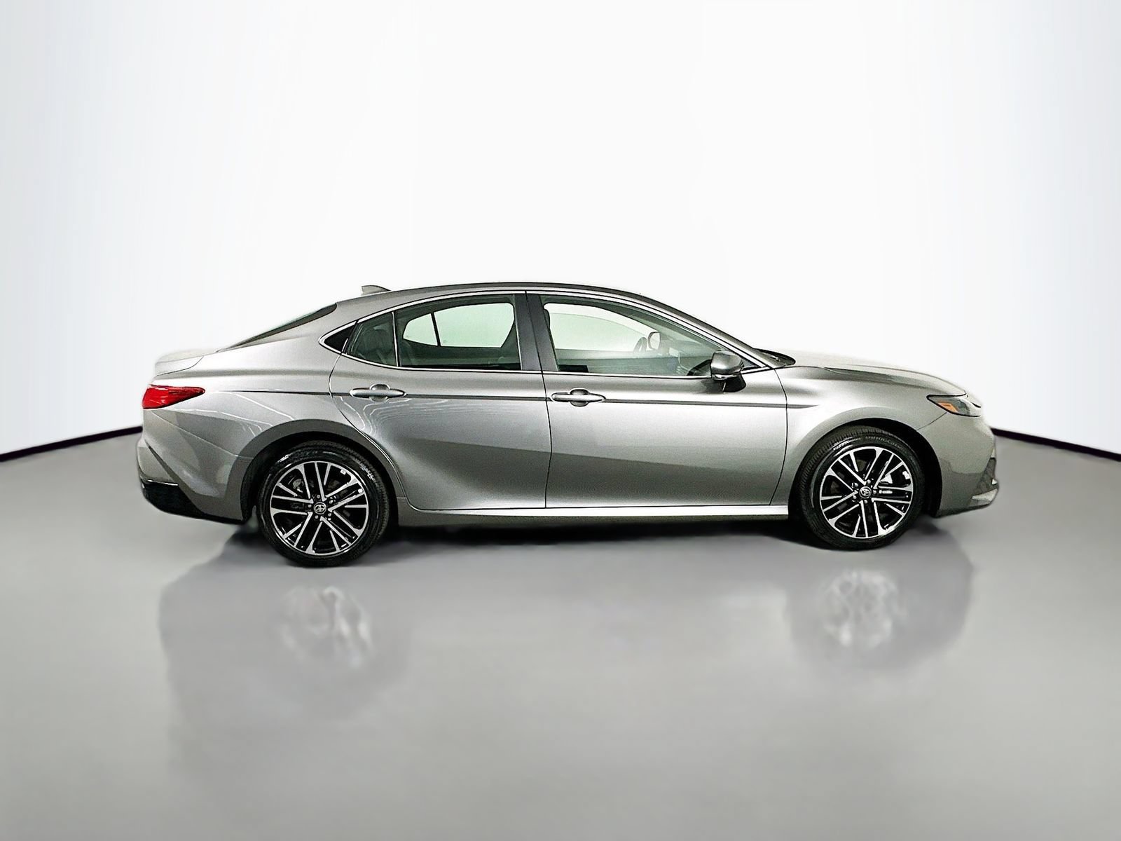 Certified 2025 Toyota Camry XLE AWD/4WD image 8