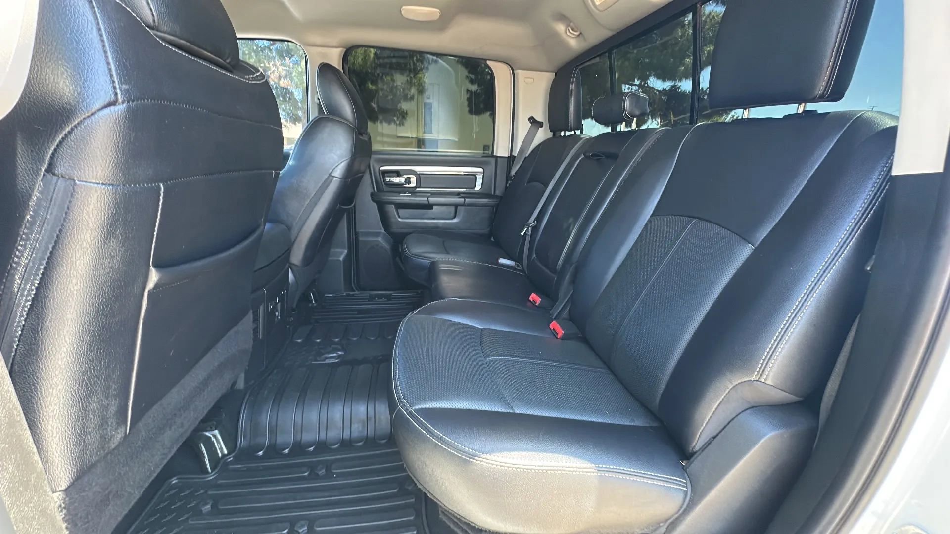 Used 2018 RAM 3500 Laramie w/ Sport Appearance Group AWD/4WD image 10